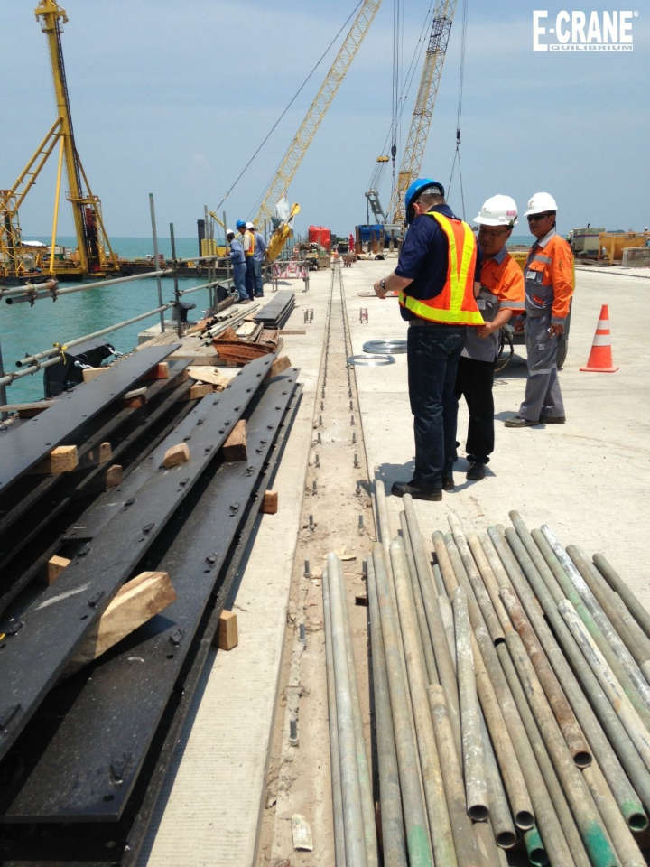 Inspection of the jetty by Holcim and E-Crane personnel